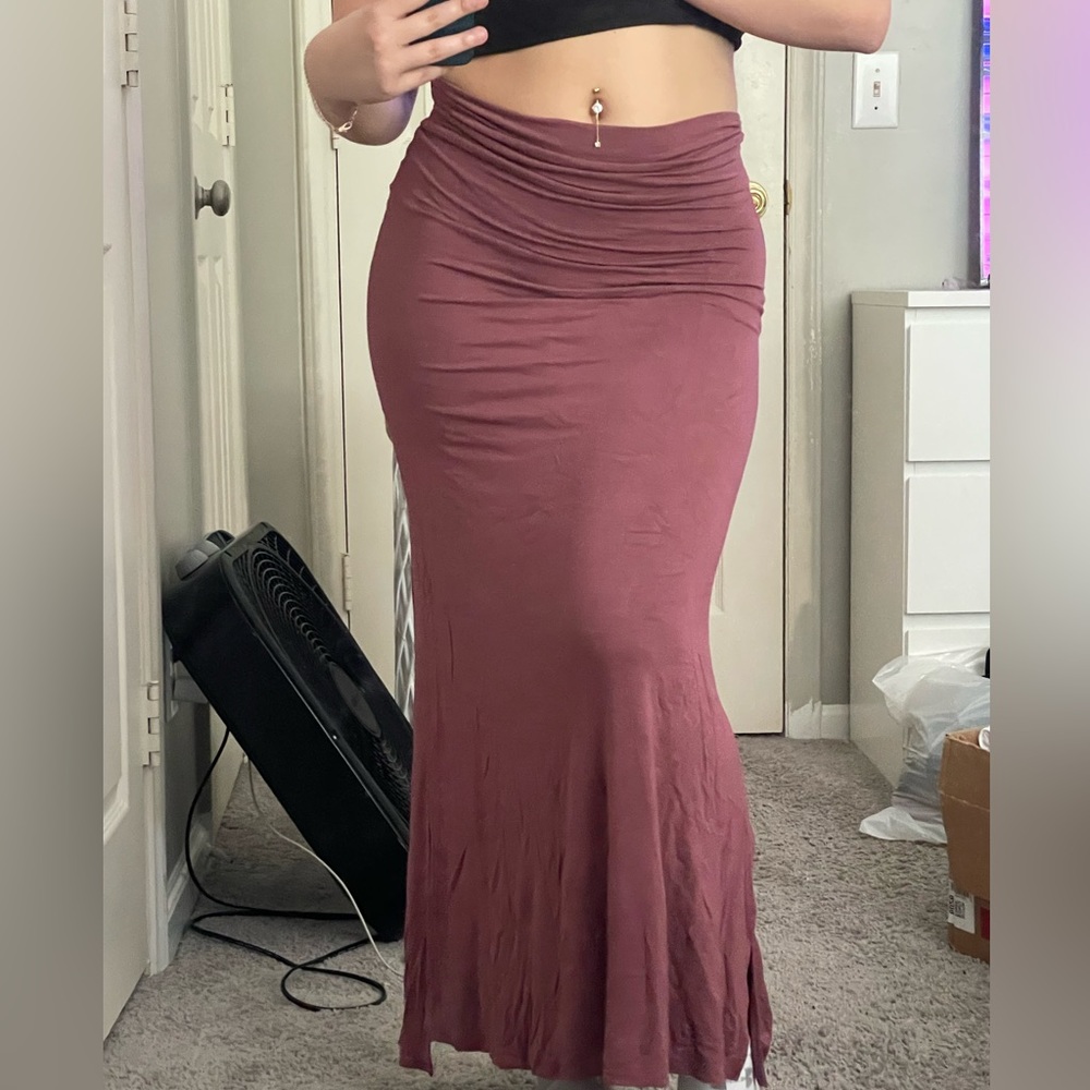 Long fitted maxi skirt